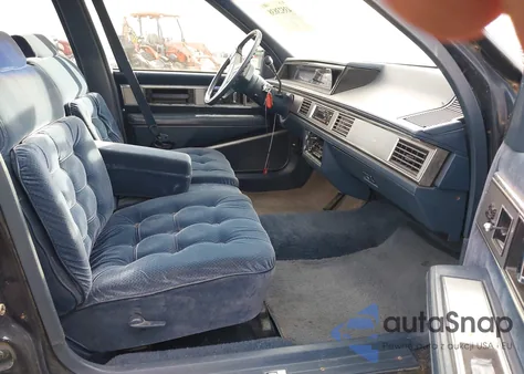 1988 Oldsmobile Delta 88 Royale Brougham z USA, uszkodzony, nr VIN 1G3HY54C1JW370983